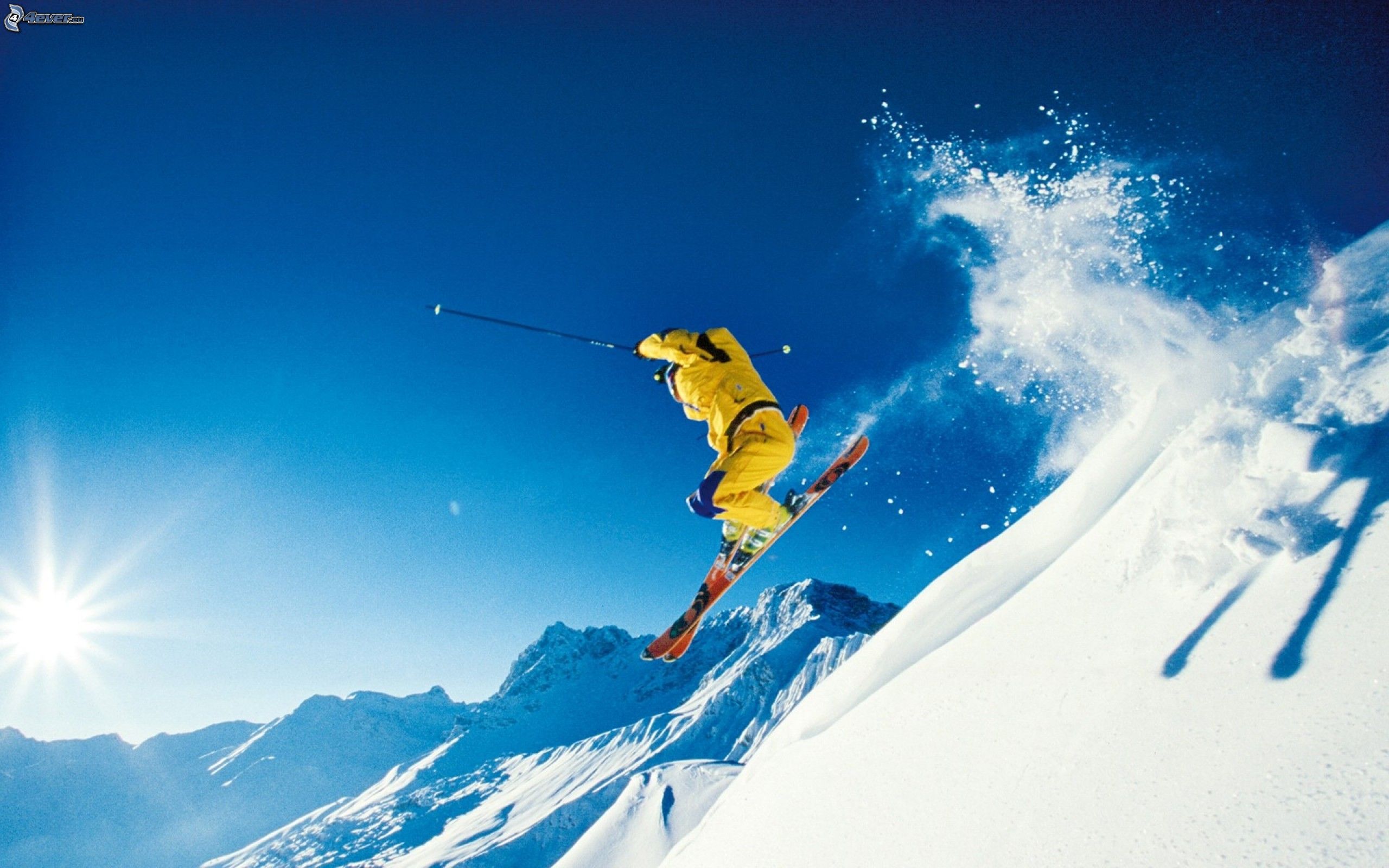 Skiing pictures. Горнолыжный спорт. Горные лыжи. Горы лыжи. Лыжник в горах.